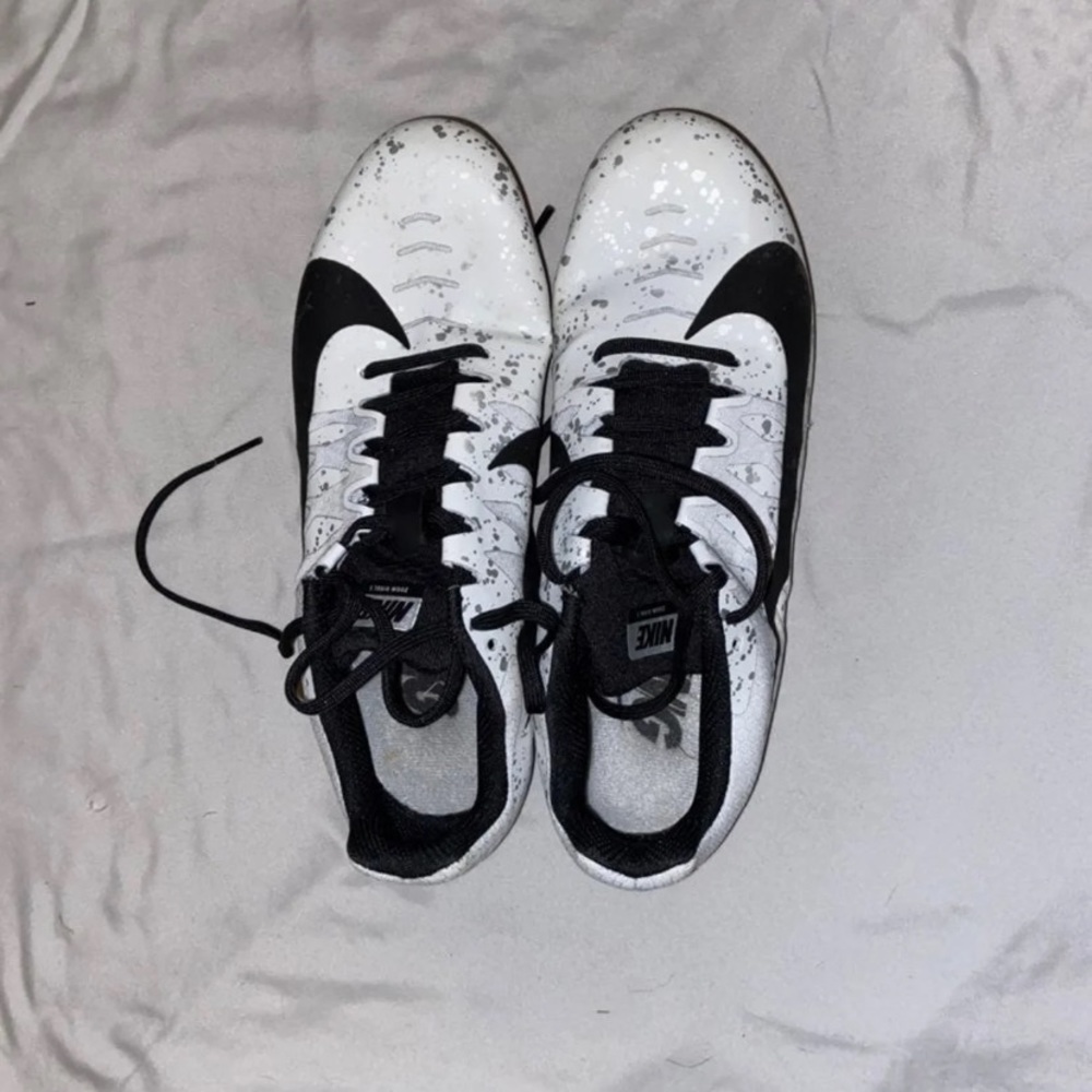 Track shoes